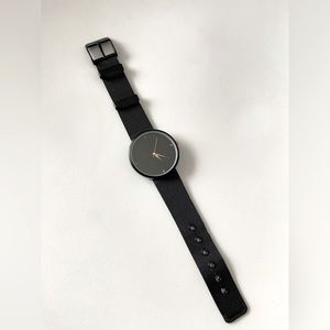 Minimalist Black & Rose Gold detail women’s watch Reitmans